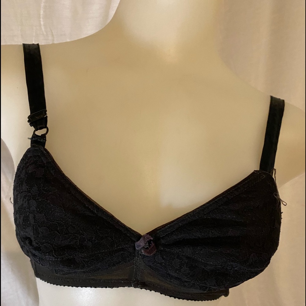 Formfit Rogers  Black Vintage Ladies Bra Size 32B